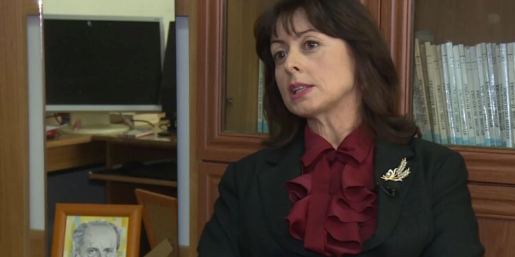 Fjalori i gjuhës shqipe përmban 40 mijë terma të rinj; akademikët theksojnë se ai nuk është përfundimtar dhe mund të pasurohet më tej.