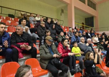 Flamurtari arrin të sigurojë "play-off"-in pas një fitoreje të thellë ndaj Tiranës