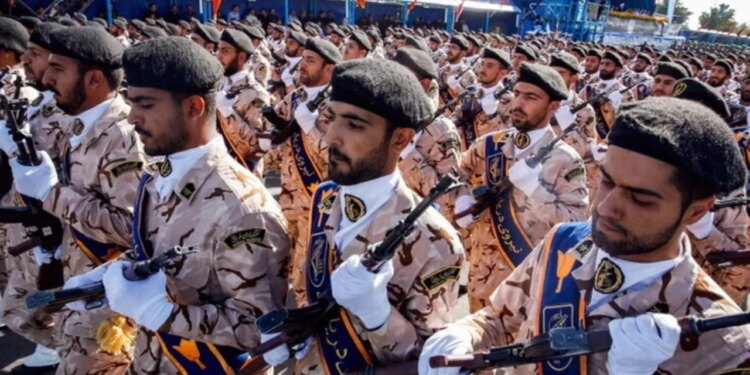 Garda Revolucionare e Iranit shpallet si organizatë terroriste, ministri i Jashtëm i Iranit e cilëson këtë si një gabim të madh strategjik.