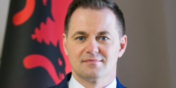 Gent Gazheli largohet nga pozita drejtuese në Drejtoria e Përgjithshme e Doganave, zëvendësimi i tij është...