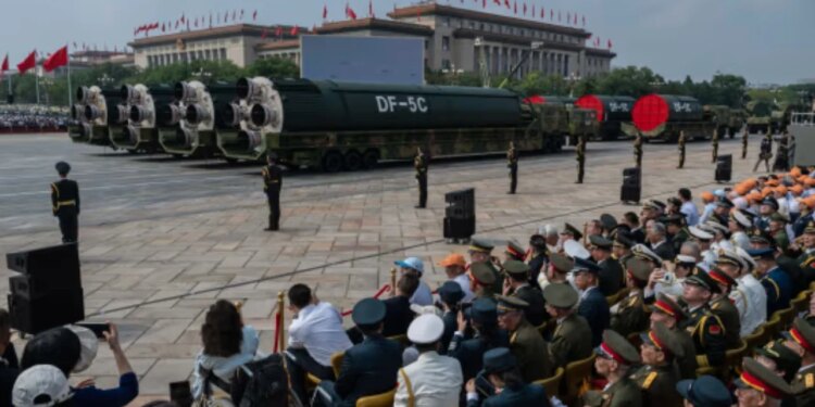 Gjenerali kryesor i forcave ushtarake në Kinë nën akuzë për tradhti, dyshohet se ka ndarë informacione sekrete bërthamore me Shtetet e Bashkuara.