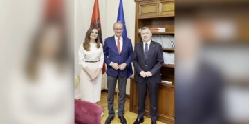 “Gjermania ofron mbështetje të fortë për integrimin e Shqipërisë në BE”/ Balla takohet me ministrin gjerman për Europën, Gunther Krichbaum.