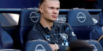 Guardiola vendos të mbajë Haaland në stol, duke shkaktuar spekulime për një mundshëm largim të norvegjezit.