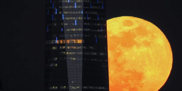 Hëna ujk dhe rreshje meteorësh, 2026-a fillon me një "shfaqje qiellore"