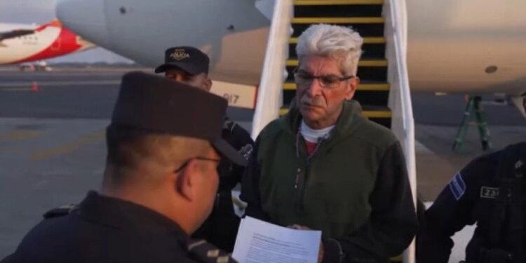 I dha 100,000 dollarë grupeve kriminale për blerjen e votave, ish-kandidati presidencial i El Salvadorit dënohet me 13 vjet burg dhe deportohet nga SHBA.