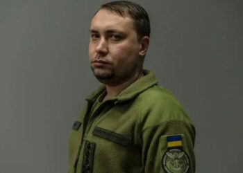 I ka shpëtuar 10 atentateve dhe bashkëshortja e tij është helmuar: Njihuni me “njeriun pa buzëqeshje”, drejtorin e ri të Zyrës Presidenciale të Kievit.