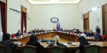 “Mbi 90 bashki, kryetari dhe këshilli i qarkut do zgjidhen me votë”, zbulohet çfarë dakordësuan PS dhe PD për Reformën Territoriale