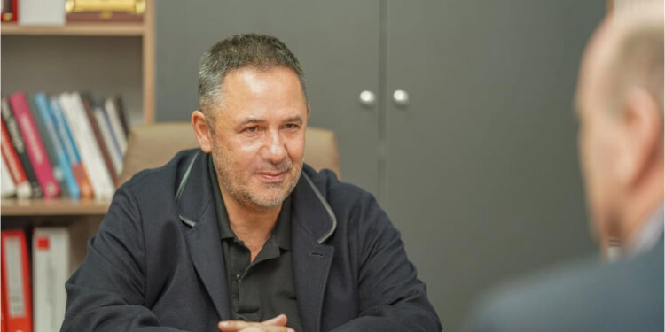 Vila, mesazhe dhe miliona euro/ Pse SPAK po e kursen Samir Manen?!