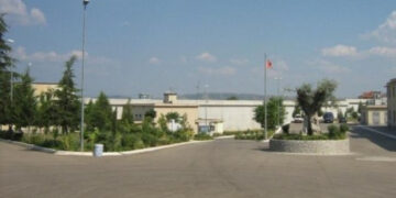 Nga Lul Berisha, te vëllai i deputetit socialist/ Publikohen emrat e kriminelëve të rrezikshëm që u transferuan në Peqin e Fier