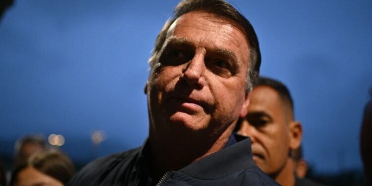 Incident në burg, ish-presidenti Jair Bolsonaro dërgohet në spital