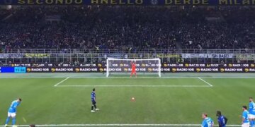 Inter-Napoli live: Festa rikthehet në "San Siro", Calhanoglu shënon nga penalltia (Video)