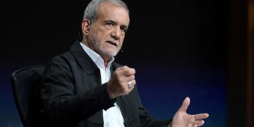 Irani shpall tri ditë zie kombëtare për nder të ‘martirëve’ të rënë në protestat e fundit.