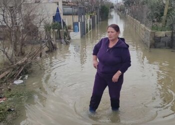 Ish-këneta në Durrës e përmbytur, banorja me lot në sy: Kërkojmë dëmshpërblim, kam lënë vajzën me probleme shëndetësore…