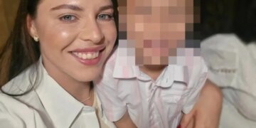 Ish-mike kthehet në armike; 28-vjeçarja vret për vdekje ish-partneren e bashkëshortit në praninë të djalit të saj 3-vjeçar, xhelozia dyshohet si shkak…