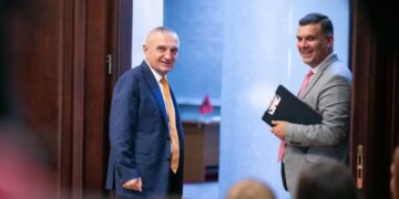 Ish-presidenti Meta në qeli për më shumë se një vit/ Blushi: "Nuk është marrë asnjë masë", rekomandimet e Avokatit të Popullit nuk respektohen.