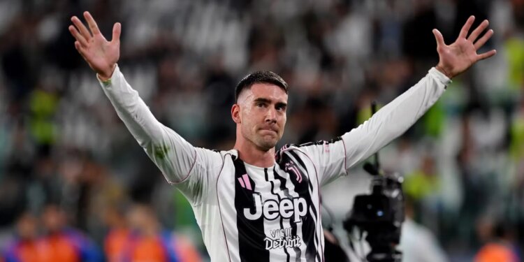Juventus merr lajme optimiste nga Vlahovic, i cili planifikon rikthimin në fushë përballë Interit.