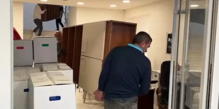 Kadastra e Vlorës zhvendoset në Tiranë, fillon transferimi i bazës materiale drejt kryeqytetit.