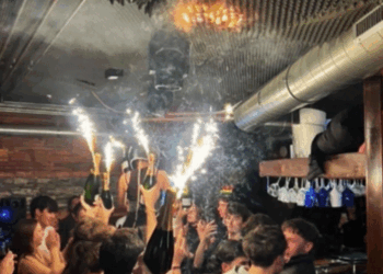 Kamerieri kishte paralajmëruar për rrezikun në Zvicër, ish-punonjësi kishte ngritur alarmin 6 vjet më parë. Një video e publikuar nga agjencia zvicerane e lajmeve RTS tregon se rreziku i zjarrit në barin "Konstelasion" në rezidencën turistike të skive në Crans-Montana ishte i njohur prej vitesh përpara tragjedisë.