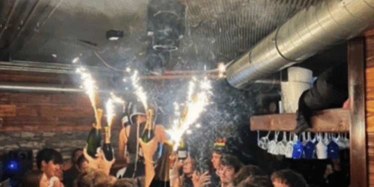 Kamerieri kishte paralajmëruar për rrezikun në Zvicër, ish-punonjësi kishte ngritur alarmin 6 vjet më parë. Një video e publikuar nga agjencia zvicerane e lajmeve RTS tregon se rreziku i zjarrit në barin "Konstelasion" në rezidencën turistike të skive në Crans-Montana ishte i njohur prej vitesh përpara tragjedisë.