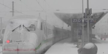 Kaos në trafik, dimri godet Europën/ Ngricat ekstreme shkaktojnë pezullohen e udhëtimeve të transportit publik