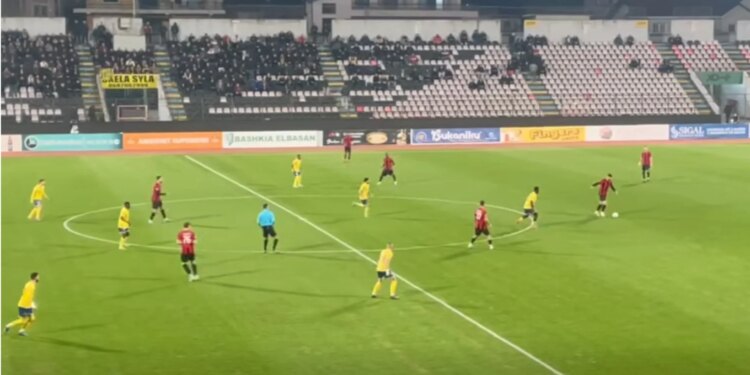 Kategoria Superiore: Elbasani dhe Flamurtari ndajnë nga një pikë në ndeshje.