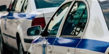 Katër adoleshentë sulmojnë seksualisht një vajzë 17-vjeçare në Selanik dhe e publikojnë videon në Instagram; arrestohen dy prej vajzave, përfshirë një 16-vjeçare shqiptare.