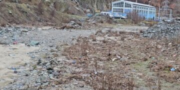 Katër familje në Kukës, të bllokuara nga rrëshqitja e dheut për 11 ditë.