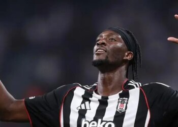 Klubi turk ofron financa për të transferuar ish-sulmuesin e Milanit në Angli.