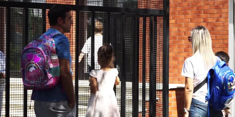 Kompensimi për fëmijët e moshës nën 18 vjeç/ Kontabilistët sqarojnë mënyrat për të përfituar rimbursim për shpenzimet e arsimit të tyre