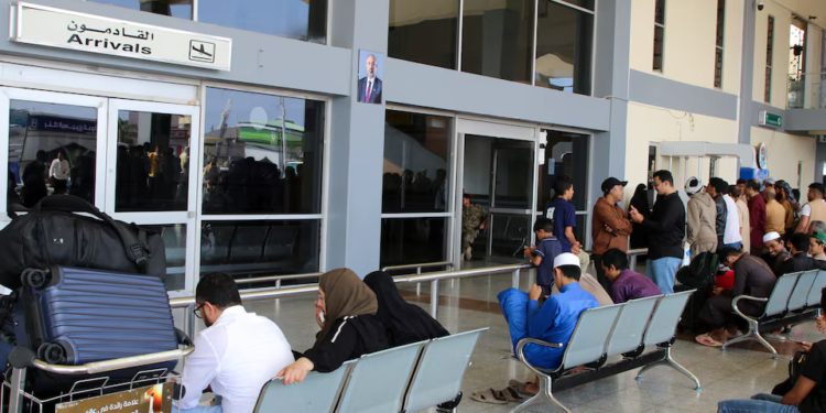 Kriza në Jemen thellohet, aeroporti mbyllet pas përplasjeve mes Arabisë Saudite dhe Emirateve.