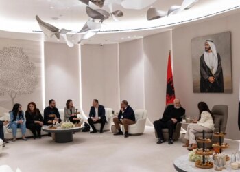 Kryeministri shqiptar Rama viziton Emiratet e Bashkuara Arabe për të marrë pjesë në Javën e Qëndrueshmërisë në Abu Dhabi.