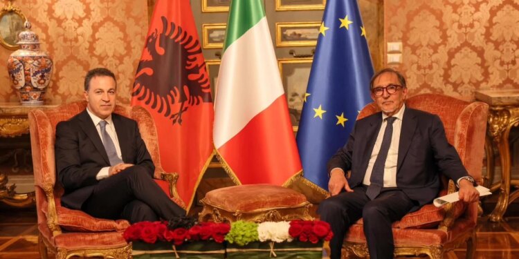 Kryetari i Kuvendit takon Presidentin e Senatit Italian, La Russa: Shqipëria dhe Italia, partneritet strategjik për të ardhmen e Europës.