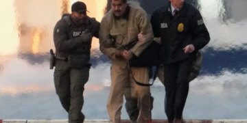 LIVE/ Maduro nën arrest në Gjykatë, Trump rikthen diskutimin për Groenlandën: Na nevojitet! Roli i Rubio si "mëkëmbës" në Karakas, paralajmërim për Kubën.