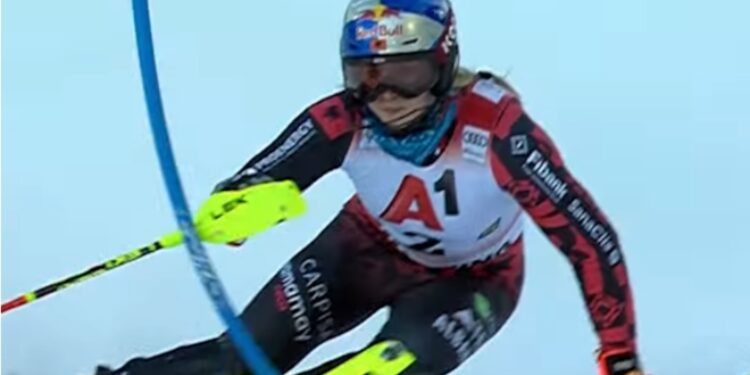 Lara Colturi nuk arrin të jetë në formën më të mirë në ndalesën e Spindleruv Mlyn në Çeki, e cila është një pistë e re, pasi këtu ajo merr pjesë për të parën herë në kalendarin e Kupës së Botës të skive alpine.