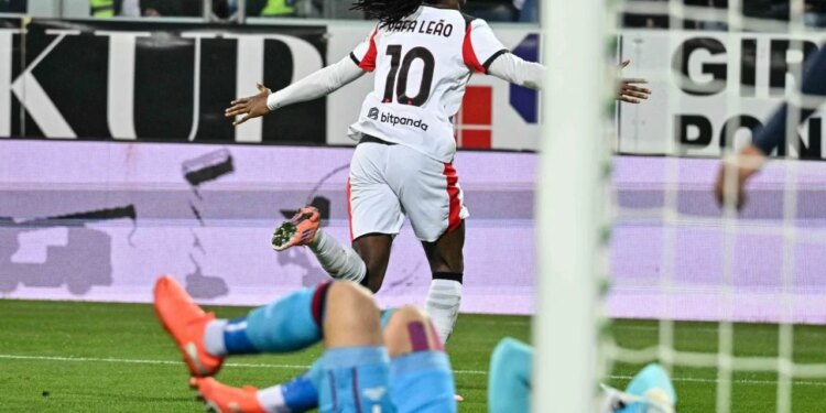 Leao ngre Milanin drejt fitores, kuqezinjtë kapin përkohësisht vendin e parë në klasifikim.