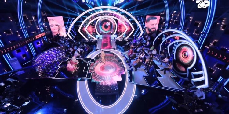 “Lindin ndjenja: Çfarë po ndodh mes Selin dhe Mirit? Opinionistët në dilemë: Unë do t'ia kisha lënë vajzën time për flokësh jashtë.”