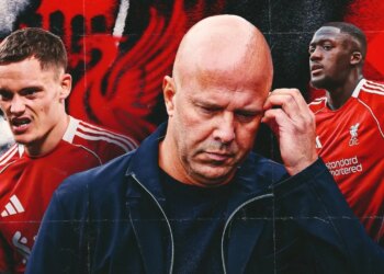 Liverpool arrin barazimin, ruan serinë prej 12 ndeshjesh pa humbje, por tifozët shprehin njëzëri kërkesën për largimin e trajnerit Slot.