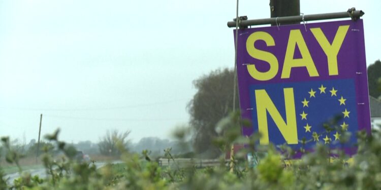 Londra rishikon pozitat: Preferon marrëdhënie më të ngushta me BE-në sesa me SHBA-në.