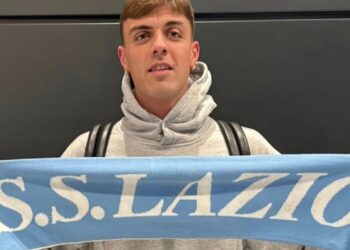 Maldini tani është lojtar i Lazio-s, duke u prezantuar zyrtarisht.