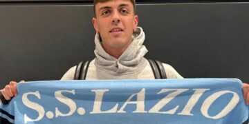Maldini tani është lojtar i Lazio-s, duke u prezantuar zyrtarisht.