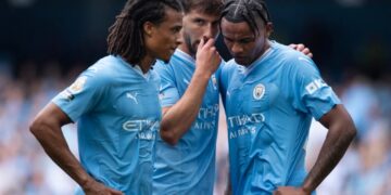 Milani niset drejt një lëvizjeje sulmuese në merkato, me kuqezinjtë që shprehin interes për yllin e Manchester Cityt.