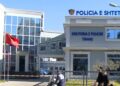 “Mjeku arrestohet në Tiranë për sulm ndaj kryeinfermieres, nuk kishte zbatuar protokollin mjekësor”

Policia e Komisariatit Nr. 3 ka arrestuar shtetasin J. H., 53 vjeç, mjek, i akuzuar se ka goditur kryeinfermieren në spital, duke pretenduar se ajo e kishte kundërshtuar në zbatimin e një protokolli mjekësor.