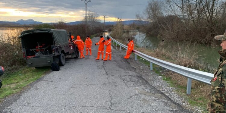 Moti i keq: 525 hektarë tokë bujqësore në qarkun e Shkodrës të prekur nga prania e ujit, identifikohen zonat me vështirësi të mëdha.