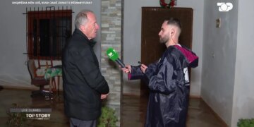 Moti i keq, ‘Top Story’ viziton shtëpinë e përmbytur në Durrës: Kryefamiljari thotë se dëmet përkojnë me punën e 10 vjetëve të një familjeje.