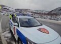 Moti i rënduar/ Policia Rrugore i kërkon shoferëve të përdorin goma dimërore dhe mjete antirrëshqitëse