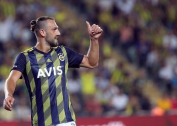 Muriqi befason, i propozon Fenerbahçes dhe braktis La Ligën, për t’u kthyer në Turqi pas 6 vitesh.