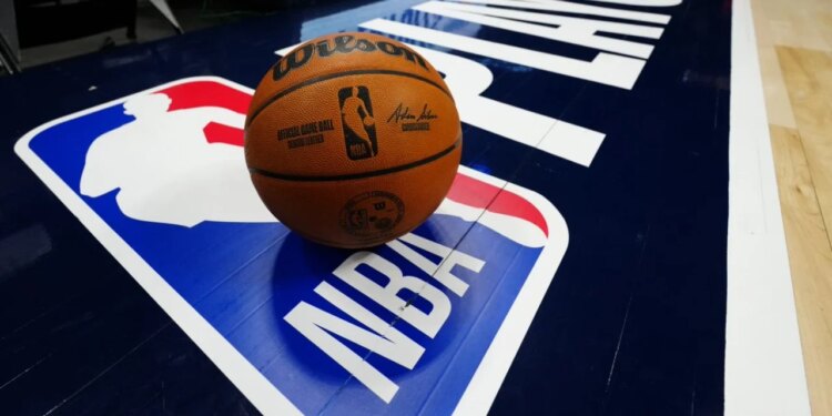 NBA/ Ndeshja mes Warriors dhe Timberwolves do të shtyhet për shkak të vdekjes së një individi gjatë përballjes me agjentët federalë.