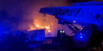 Negociatat për paqe mes SHBA-së, Ukrainës dhe Rusisë vazhdojnë, ndërkohë që Ukraina kryen sulme me raketa dhe dronë në rajonin kufitar të Rusisë.