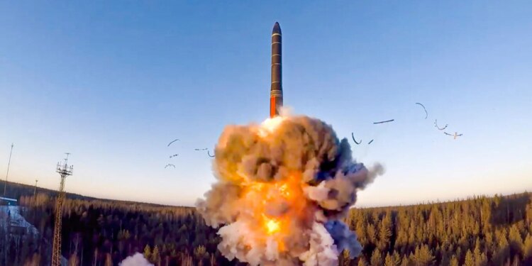 Një ndër momentet më të errëta, si 31 vjet më parë, bota ishte në kufijtë e një konflikti bërthamor për shkak të një rakete gjeneruese.