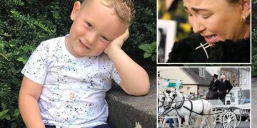 Njerka e dënuar me burgim të përjetshëm për vrasjen e djalit 4-vjeçar të të dashurit të saj, ndërsa babai përpiqej të fshehte ngjarjen.